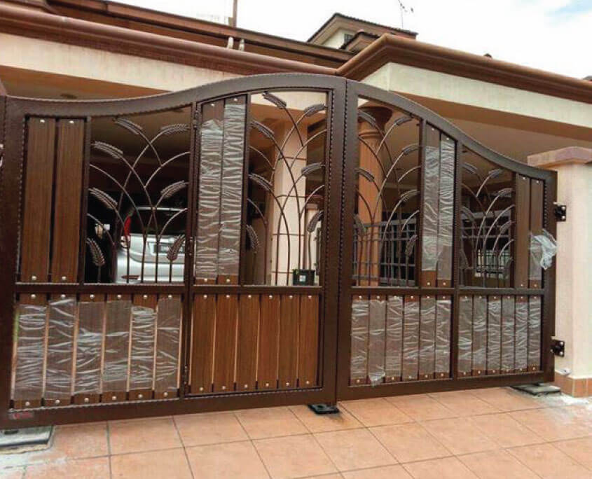 Main-Door-with-Staircase-Railing-8